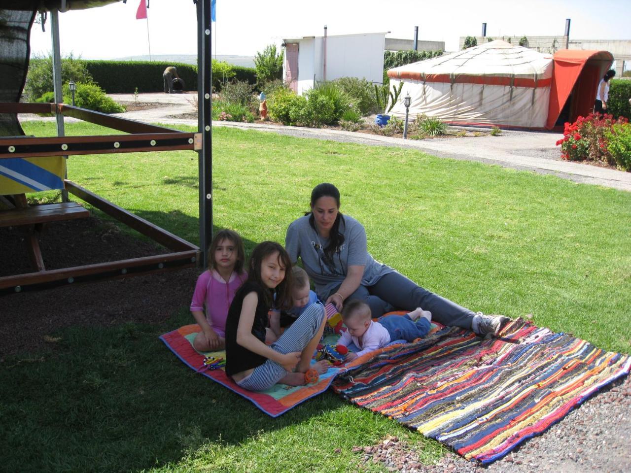 הוסטל גבעת יואב כינרת - ג'ינגס חאן בגולן מראה חיצוני תמונה